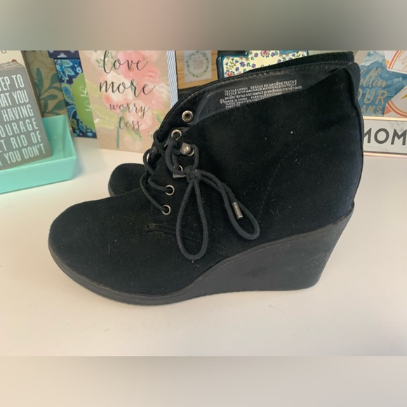 Size 9.5 Mossimo Booties - Picture 15 of 16